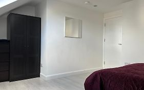 Stunning New 1 Bedroom Apartment